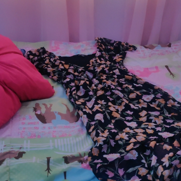 - lily roseJunior dress - Picture 3 of 3